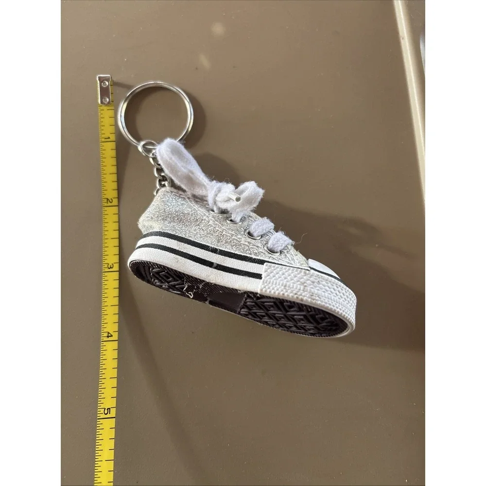 Vintage 3D High Top Sneaker Shoe‎ Keychain Purse Zipper Pull